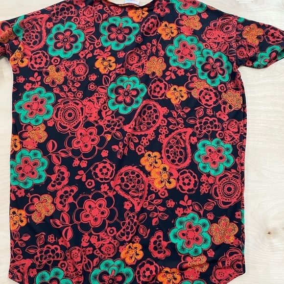 Lularoe Irma Blouse size small (CT) - Picture 6 of 7